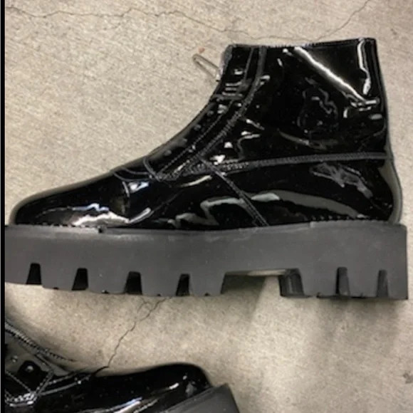 🆕 Aquatalia Patent Ankle Boots Middle Sip